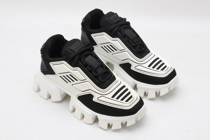 pr sneaker
