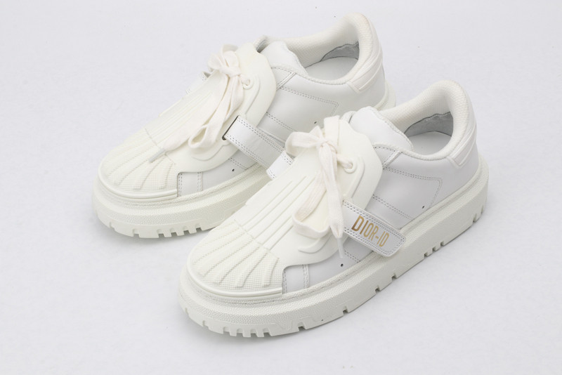 dio* sneaker