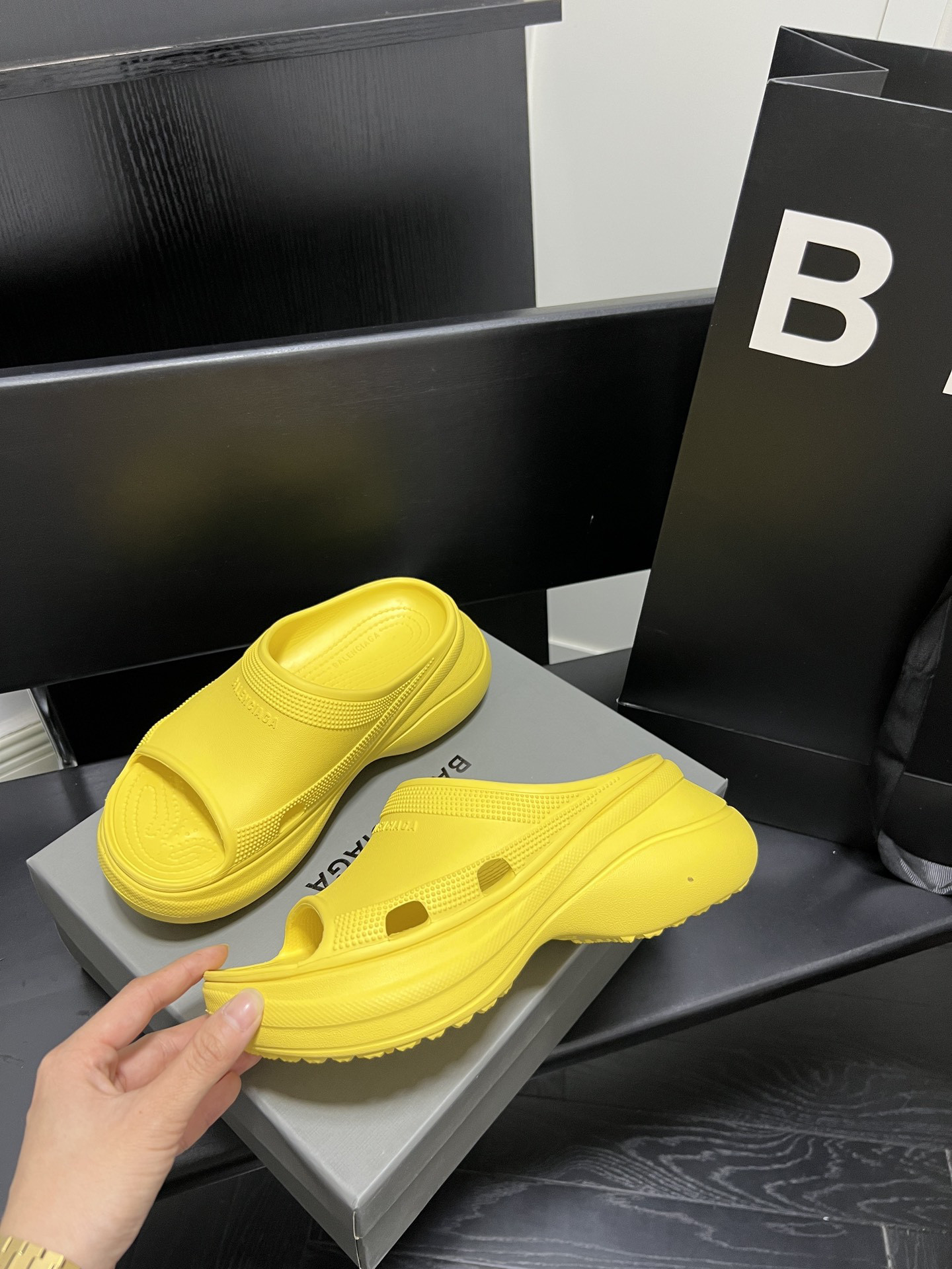 Balenciaga sLIDE