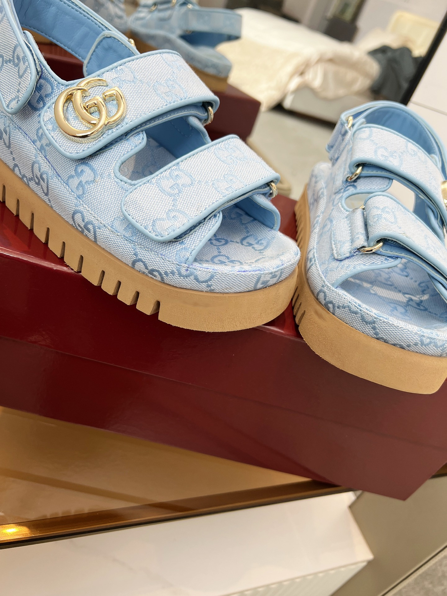 GUCCI SANDALS