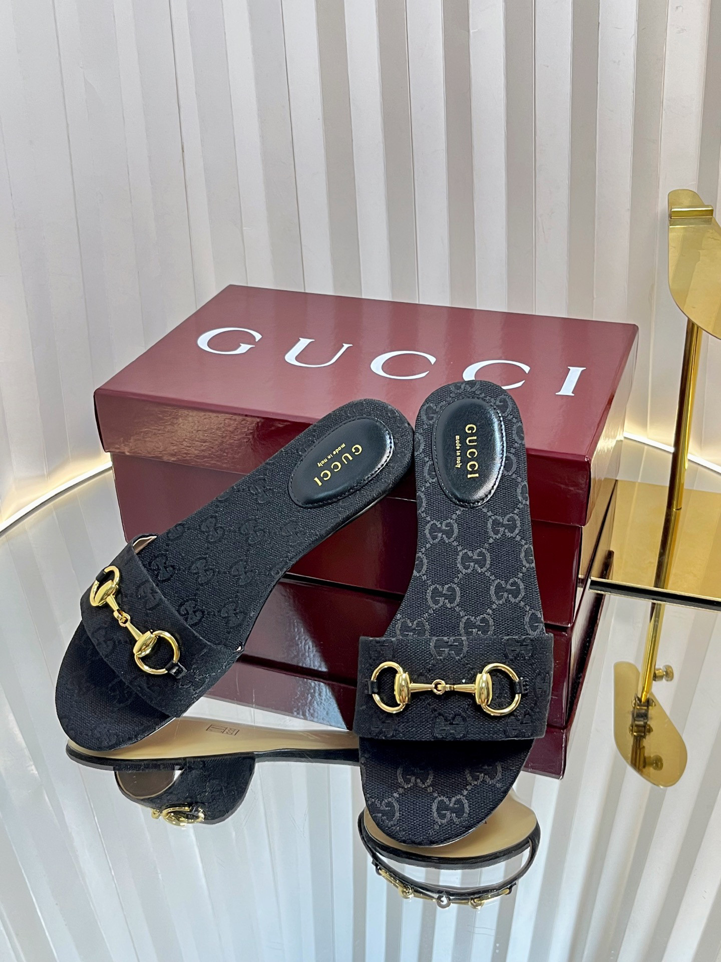 GUCCI SANDALS