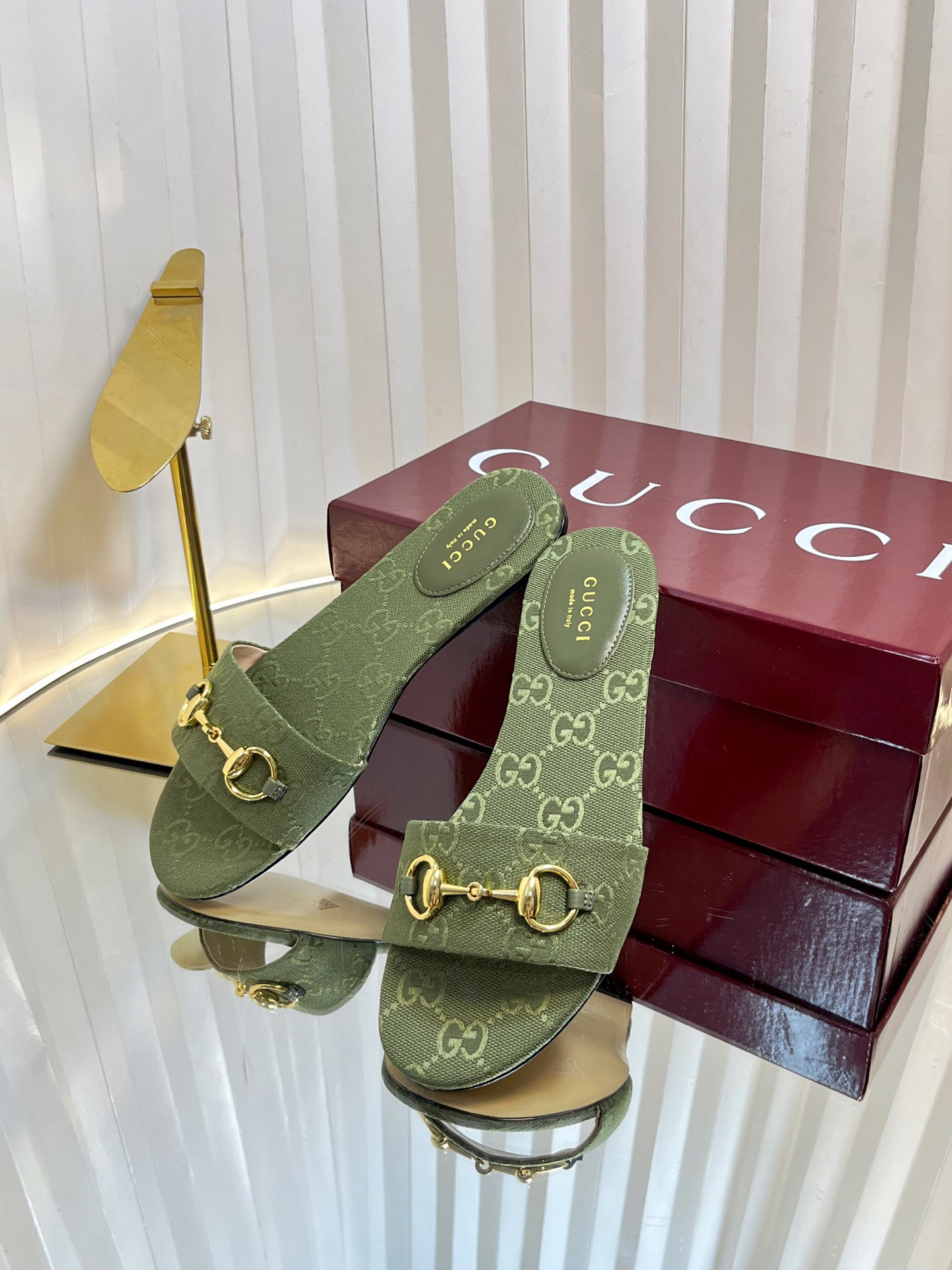 GUCCI SANDALS