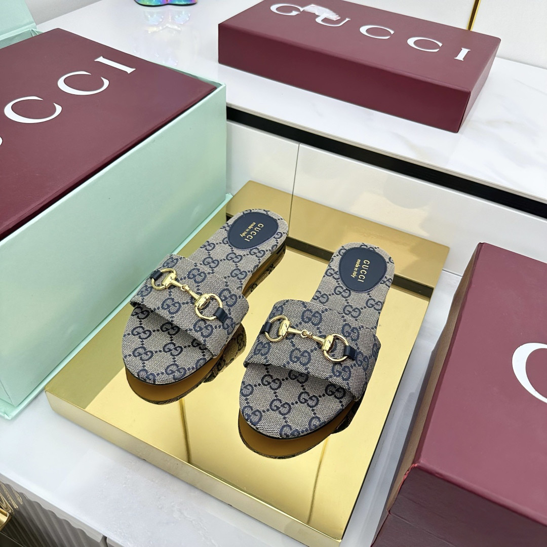 GUCCI SANDALS
