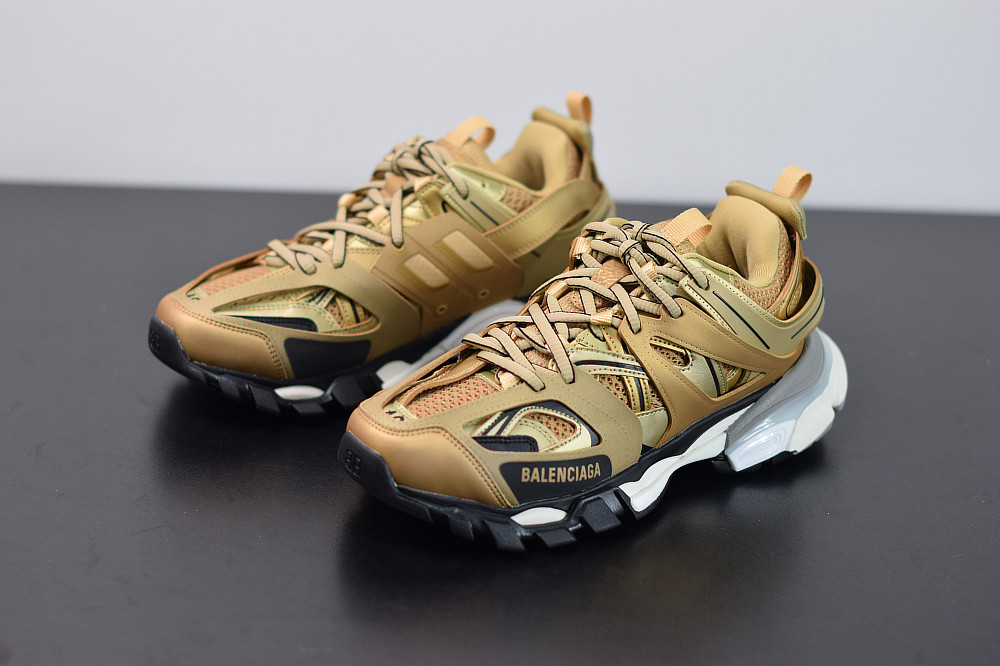 bc track sneaker