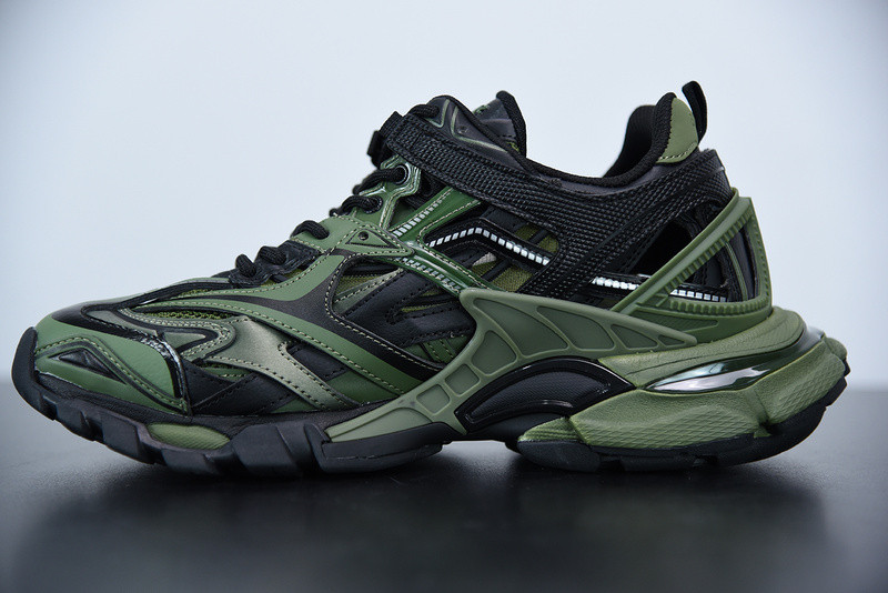 bc track sneaker