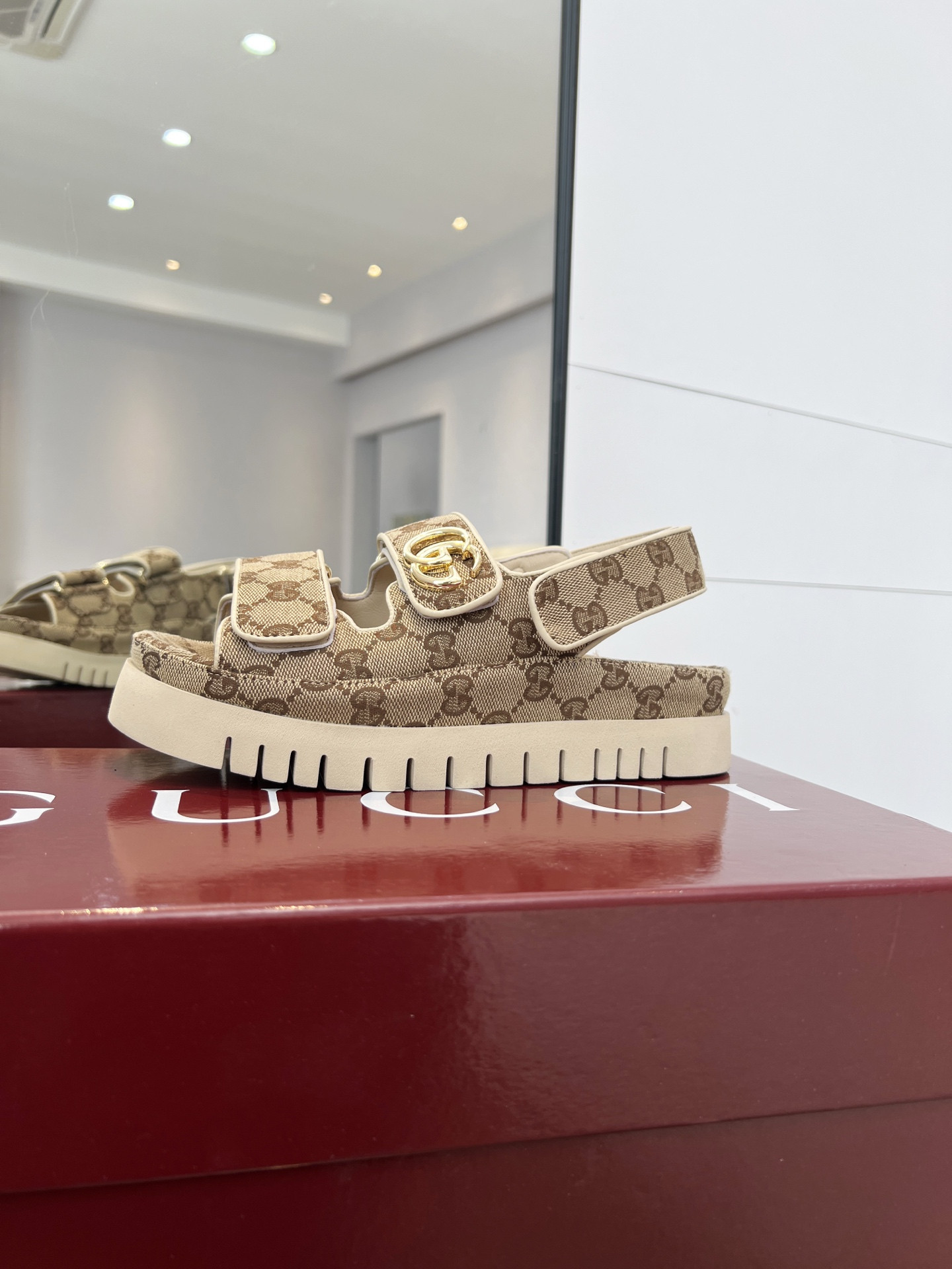 GUCCI SANDALS