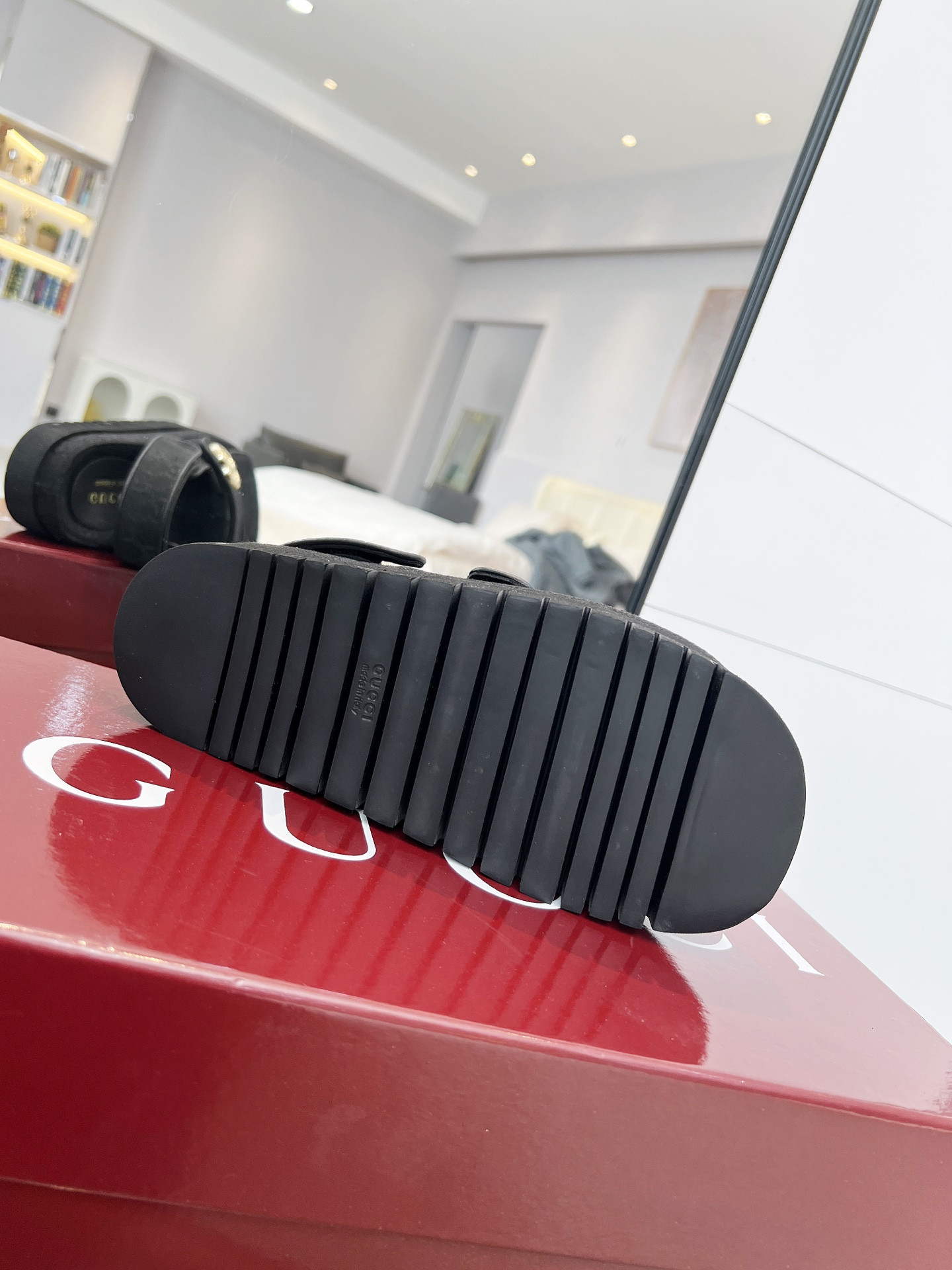 GUCCI SANDALS