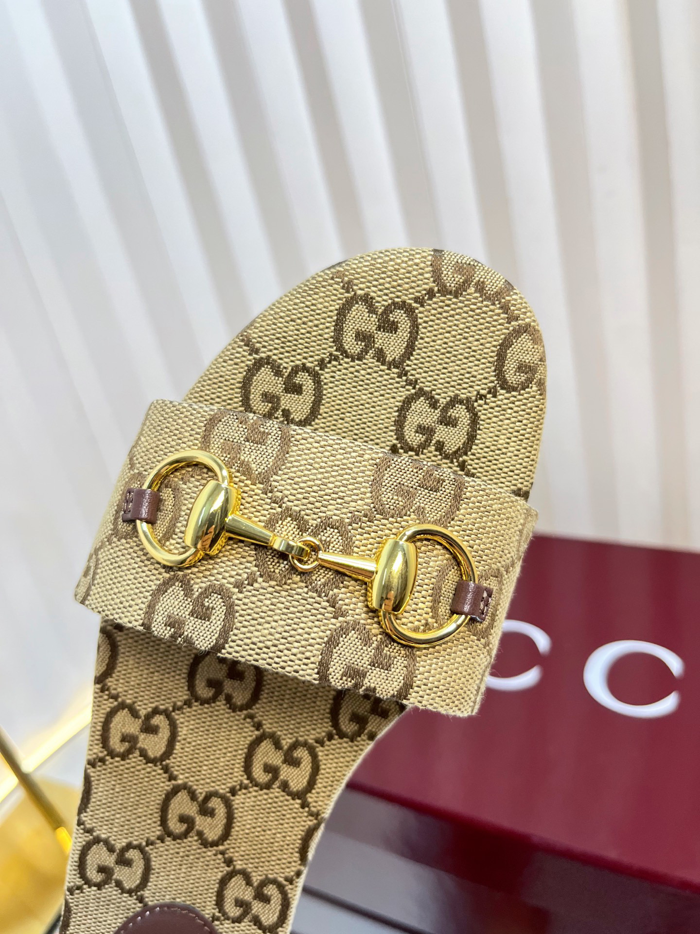 GUCCI SANDALS
