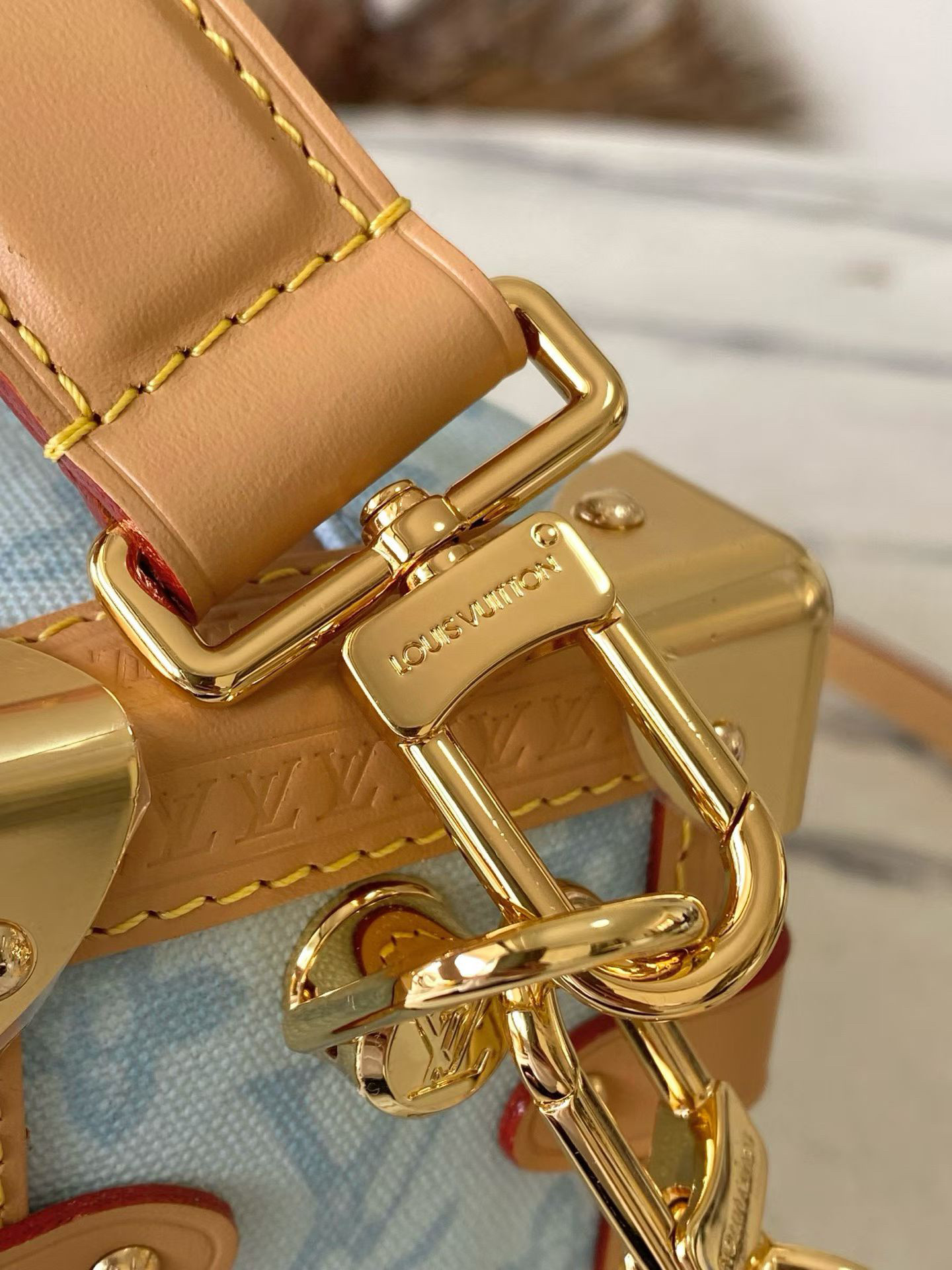 LVT PURSE