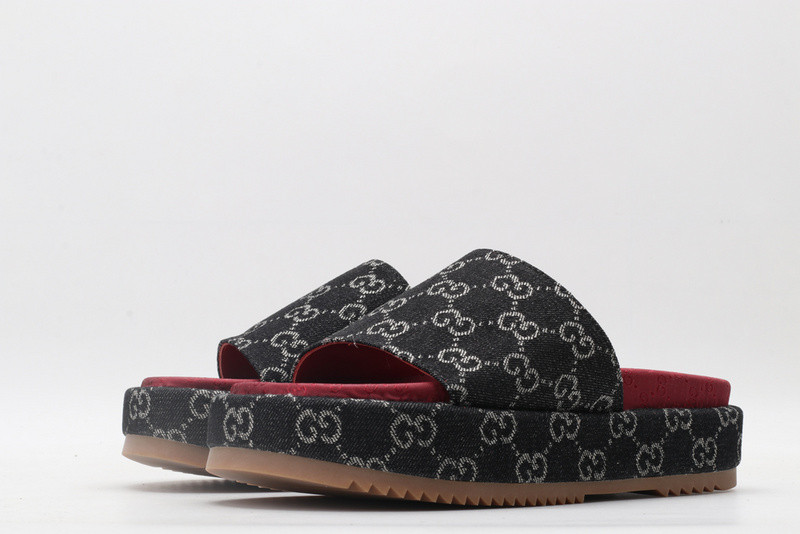 g*u*i sandals