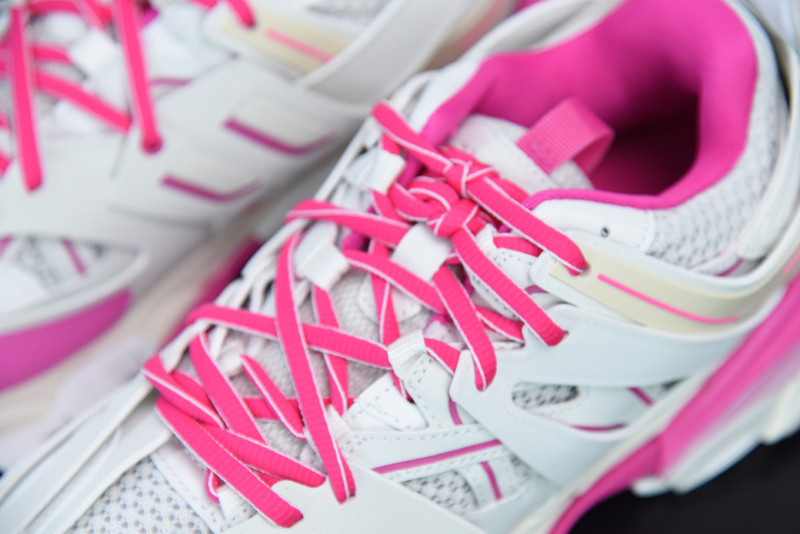 bc track sneaker