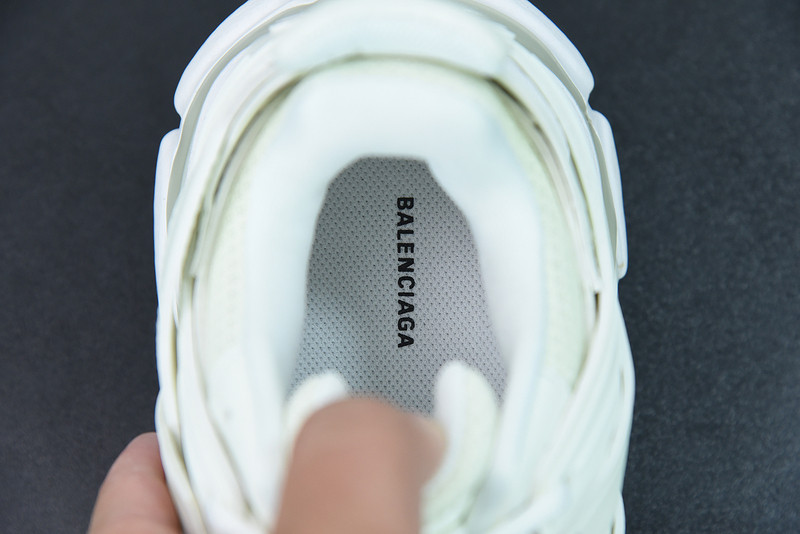 bc track sneaker