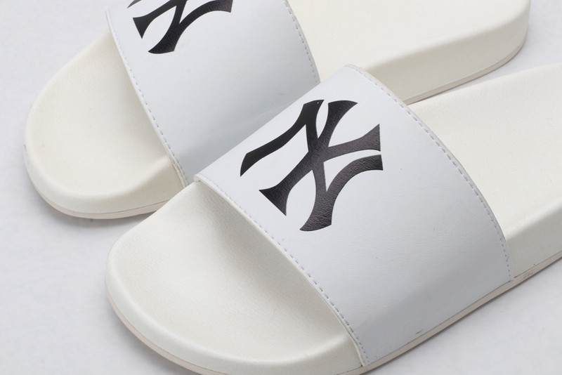 GUCCI SANDALS