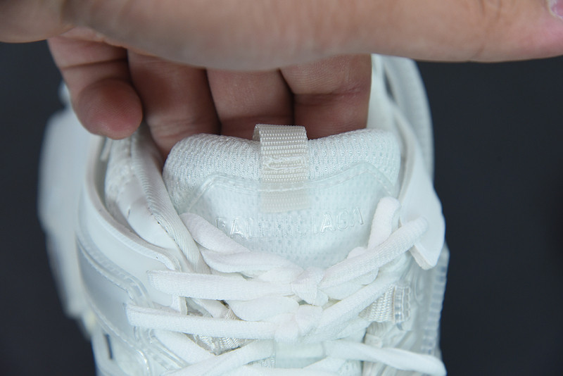 bc track sneaker