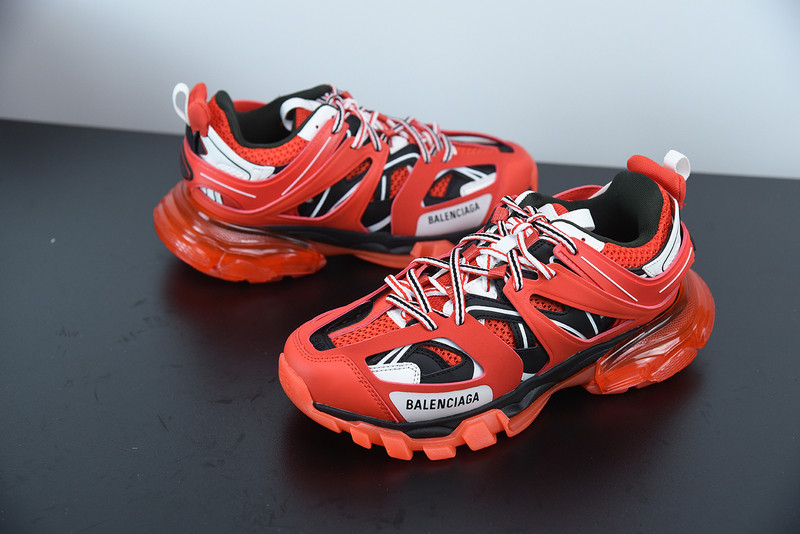 bc track sneaker