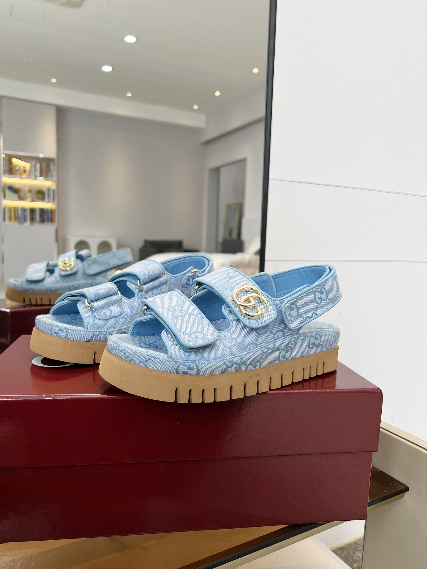 GUCCI SANDALS