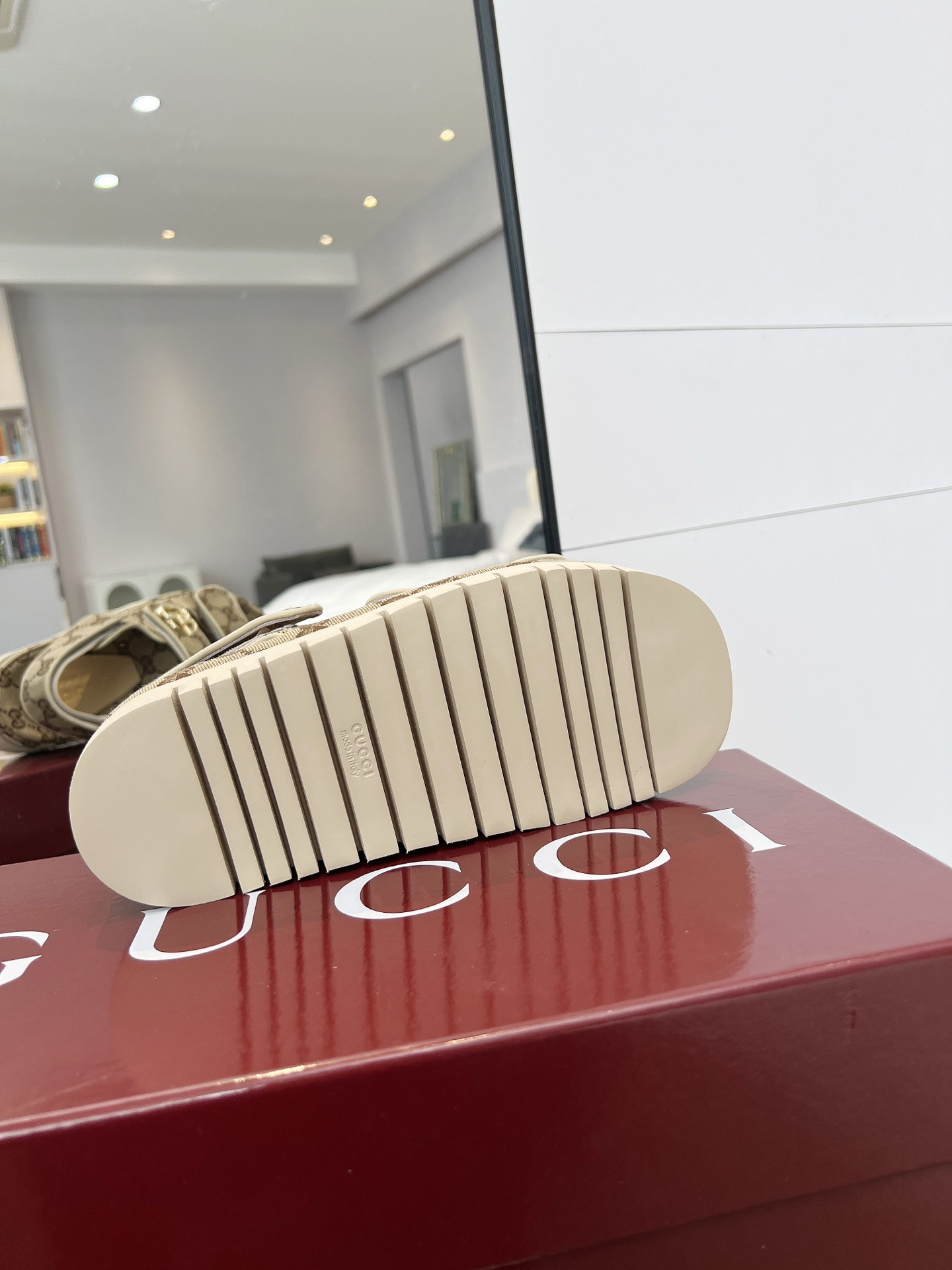 GUCCI SANDALS