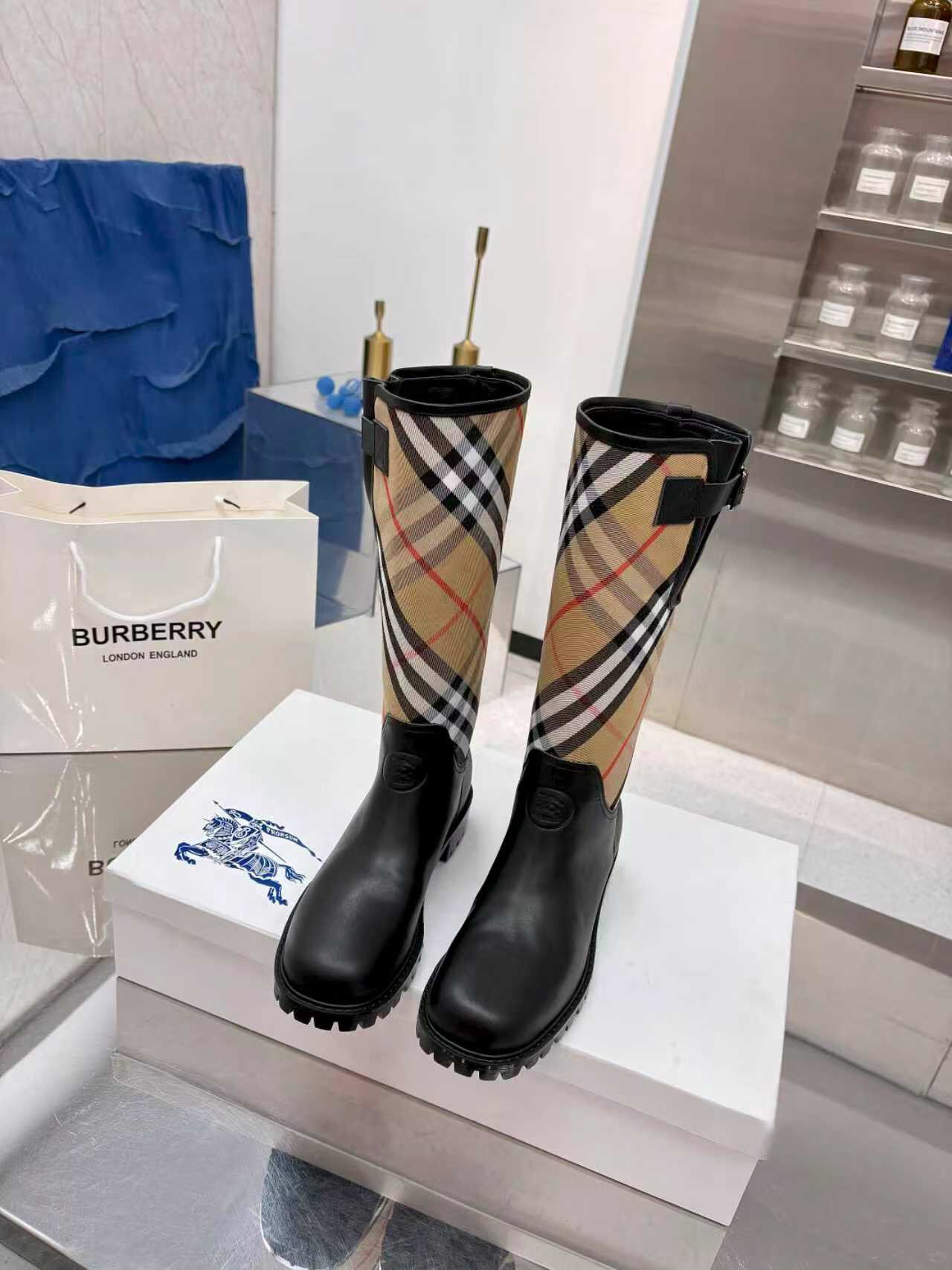 Bv*b*rry Sneaker