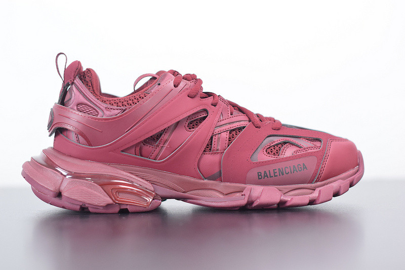 bc track sneaker