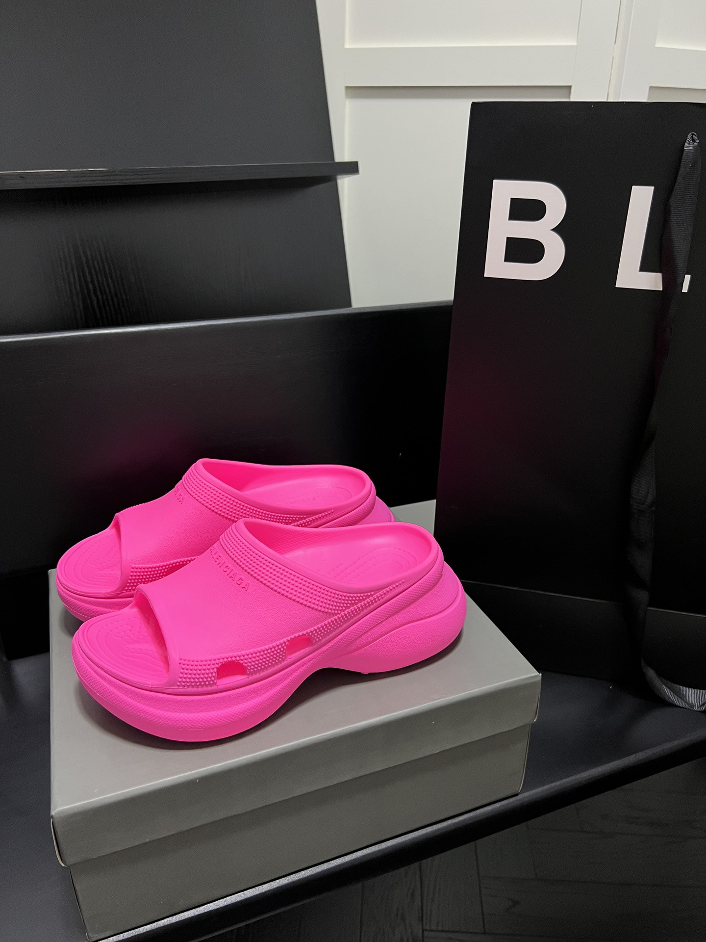 Balenciaga sLIDE