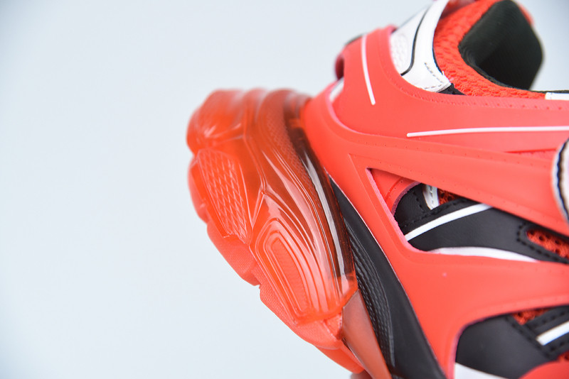 bc track sneaker