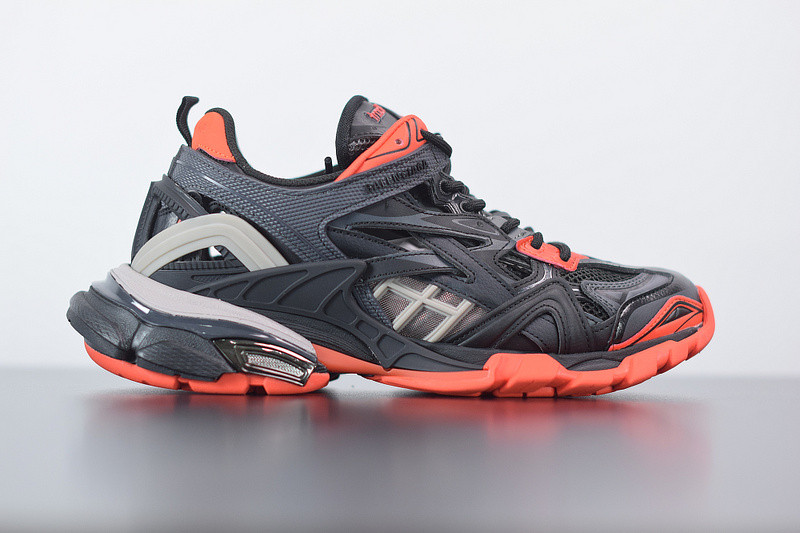 bc track sneaker
