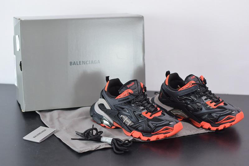 bc track sneaker