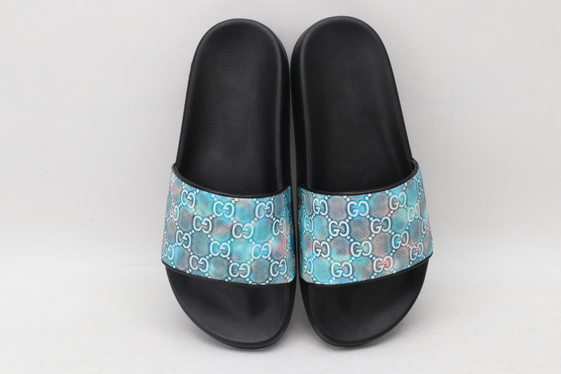 g*u*i sandals