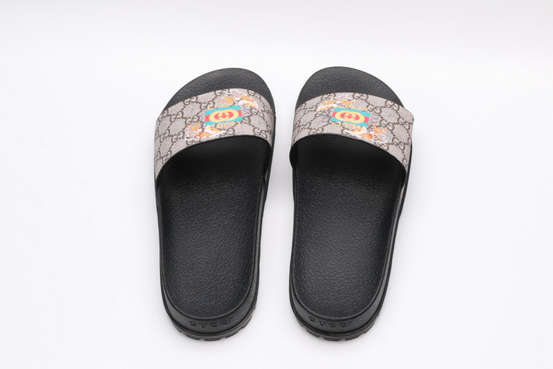 g*u*i sandals