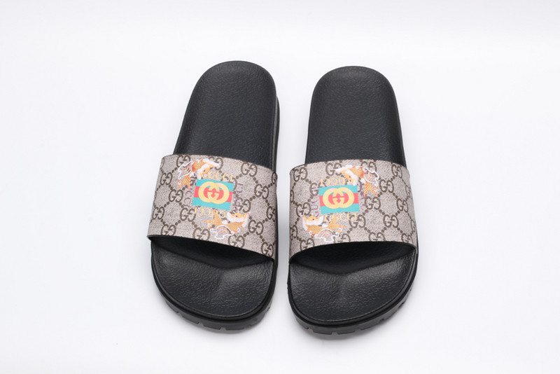 g*u*i sandals