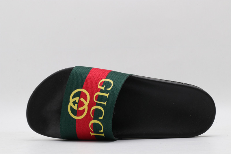 g*u*i sandals