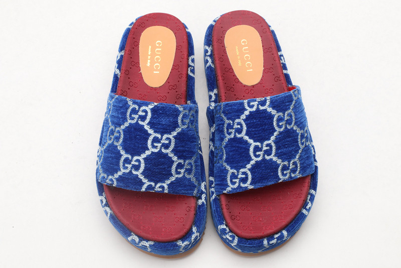 g*u*i sandals