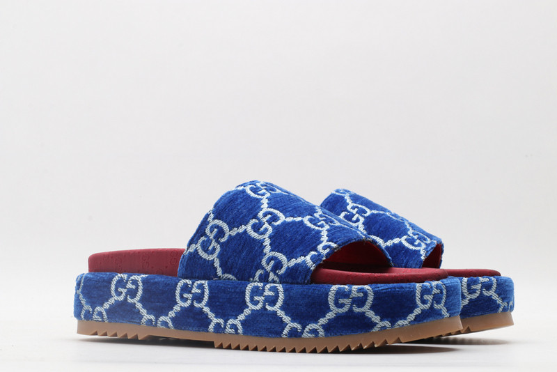 g*u*i sandals