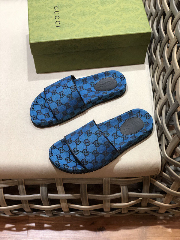 g*u*i sandals