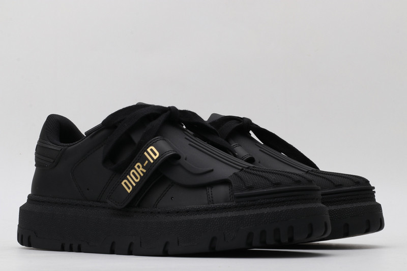 dio* sneaker