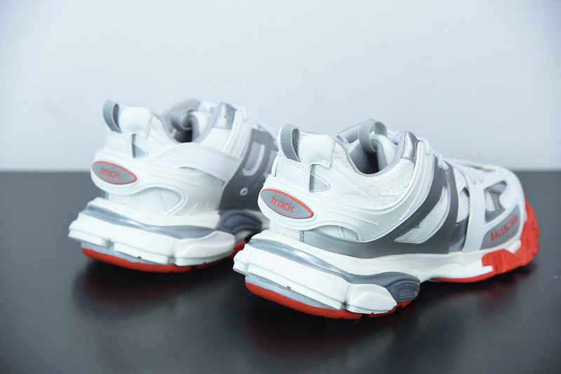 bc track sneaker