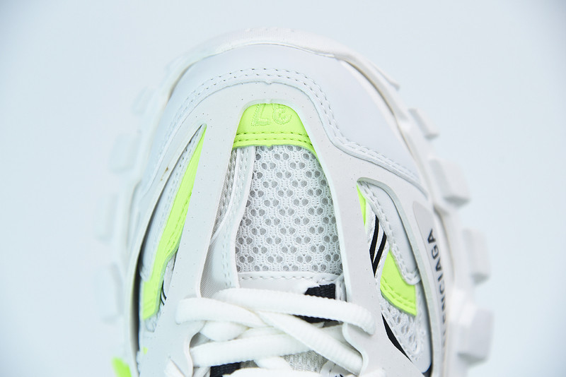 bc track sneaker