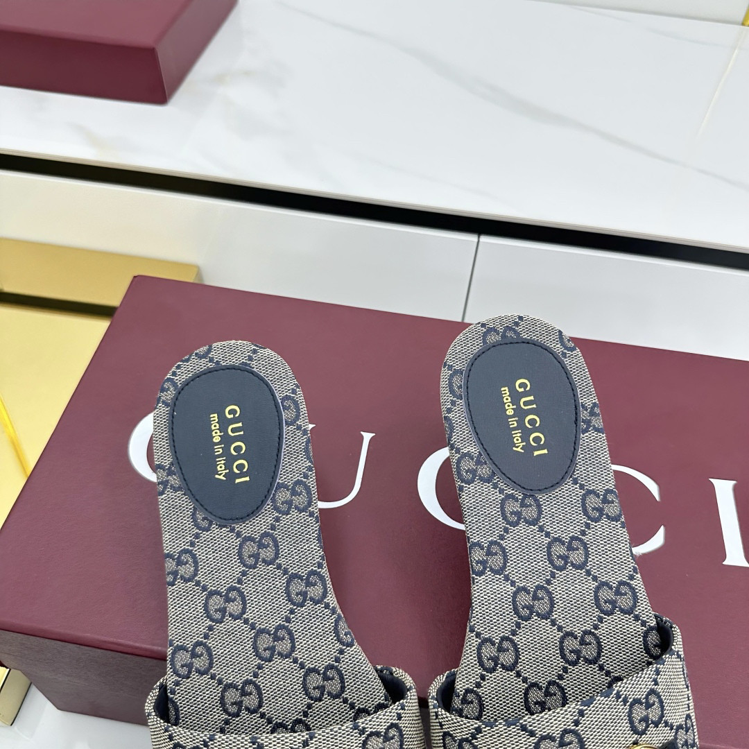GUCCI SANDALS