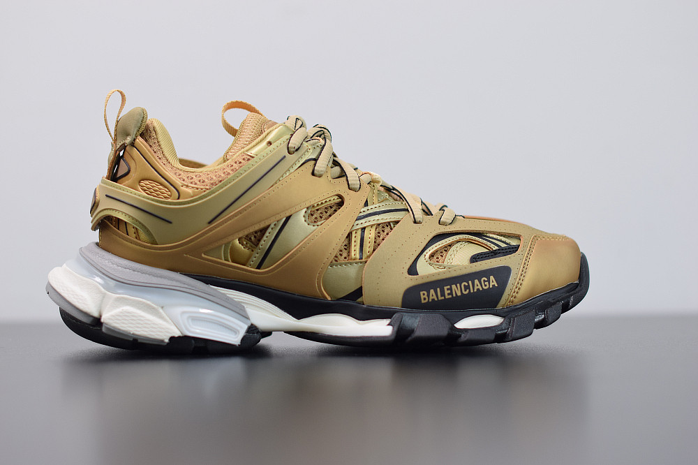 bc track sneaker