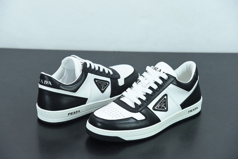 pr sneaker