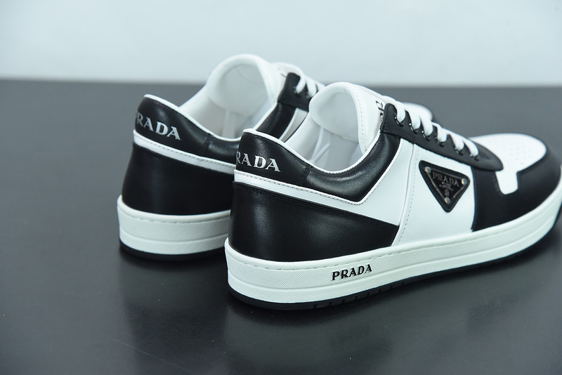 pr sneaker