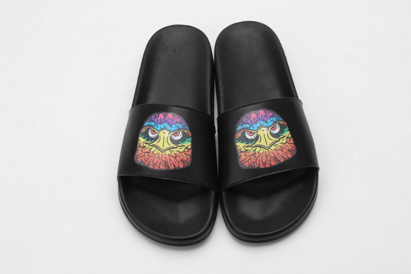 g*u*i sandals