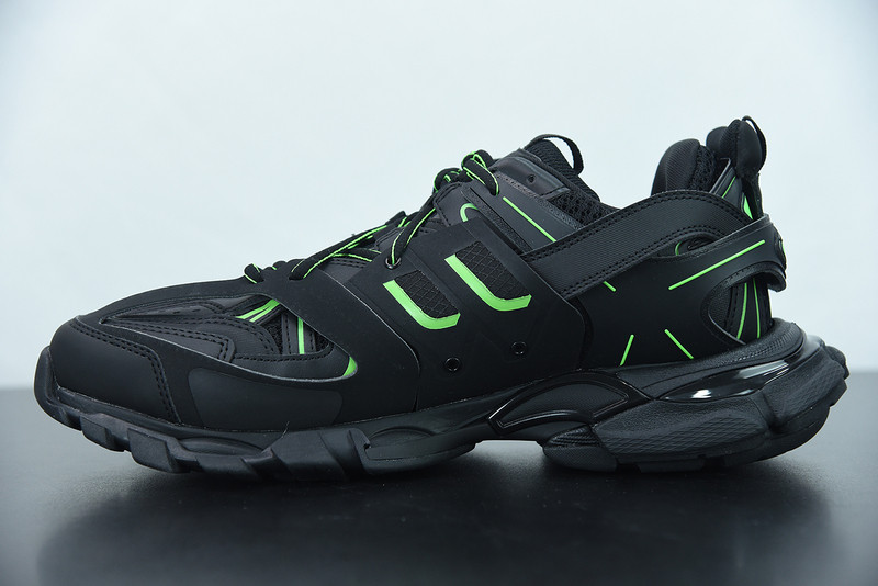 bc track sneaker