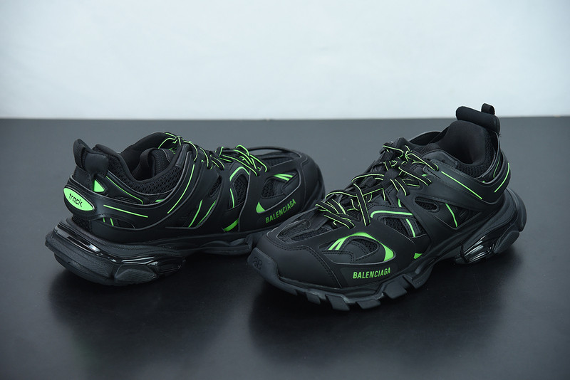 bc track sneaker