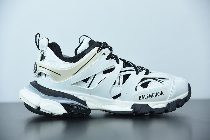 bc track sneaker