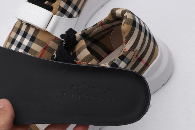 B**rry sneaker