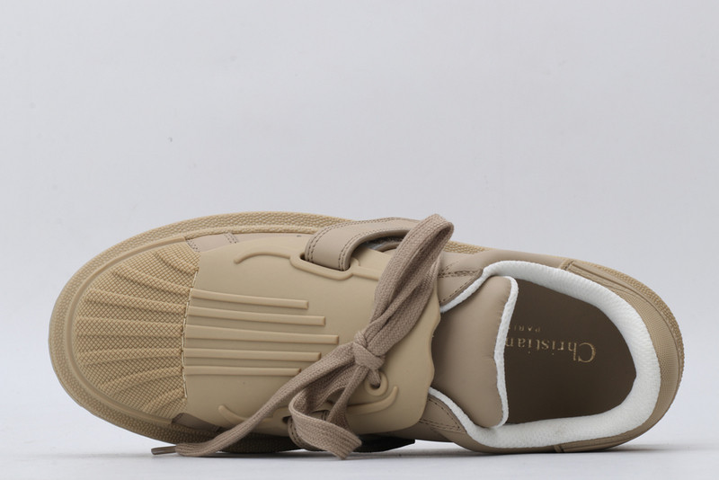dio* sneaker