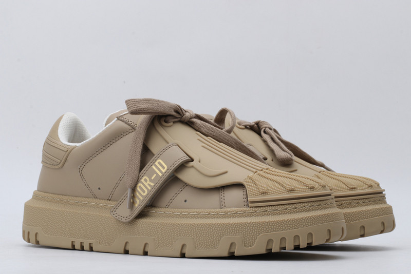 dio* sneaker