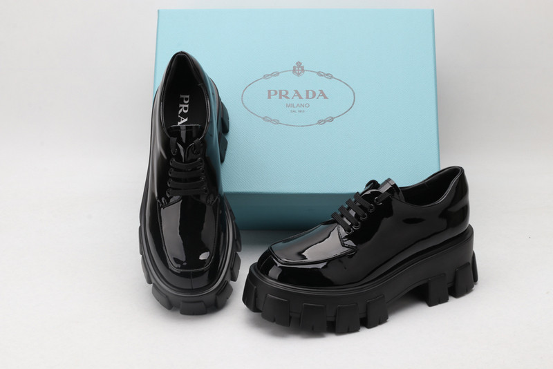 pr sneaker