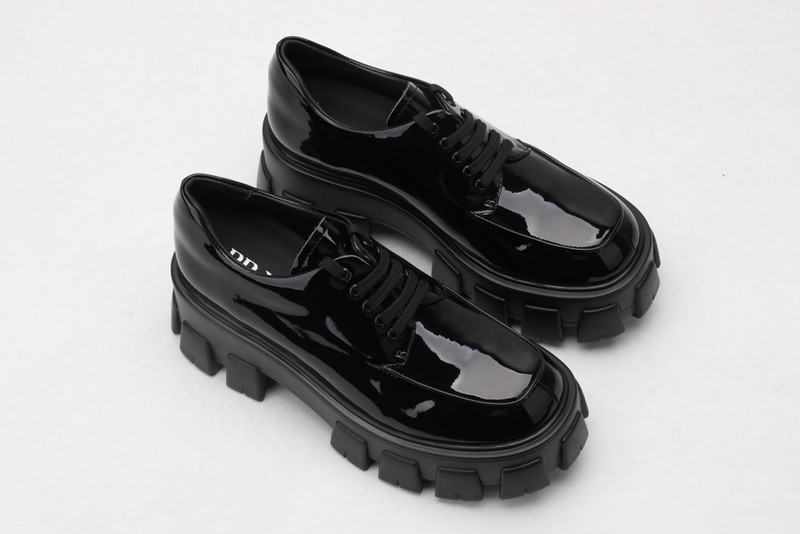 pr sneaker